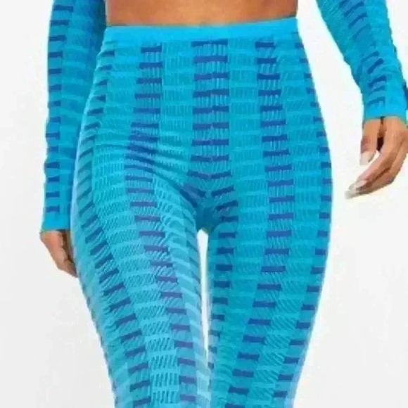 Turquoise Two Tone Square Knit Leggings - Picture 2 of 2